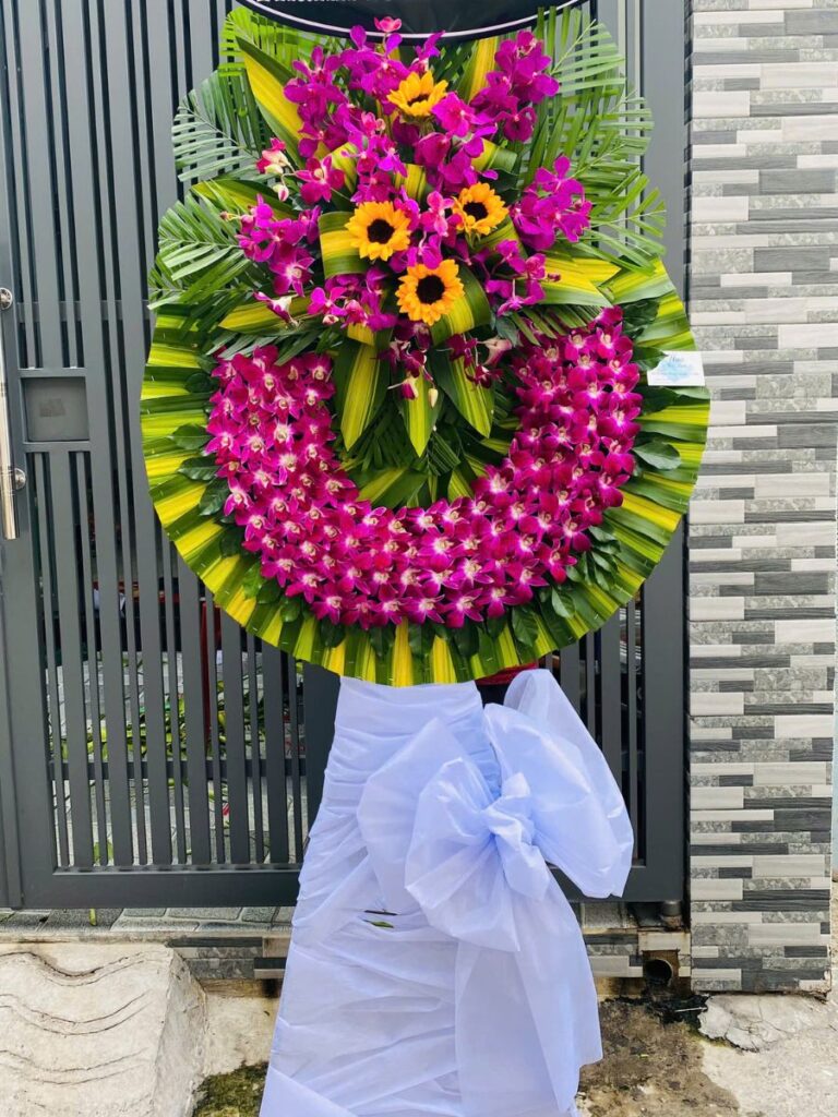 Vòng Hoa Tang Tiễn Biệt