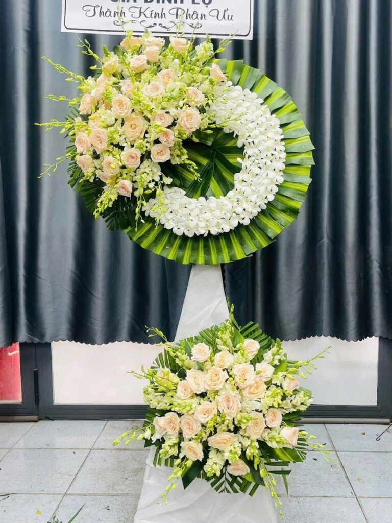 Kệ Hoa Viếng Tang Người Lớn Tuổi TPHCM