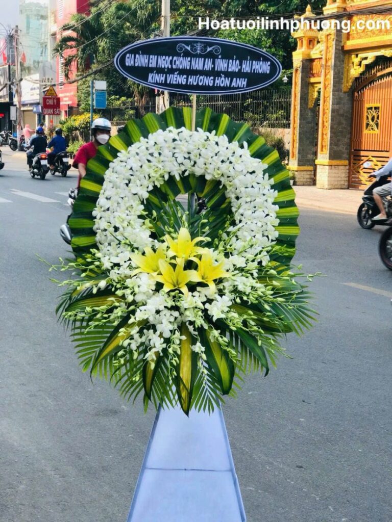 Vòng Hoa Kính Viếng Giá Rẻ