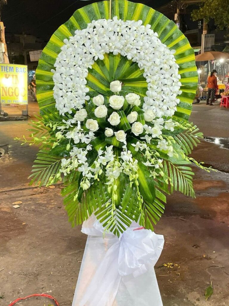 Vòng Hoa Lan Trắng Kính Viếng