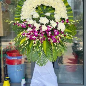 Vòng Hoa Viếng Cúc Trắng Giá Tốt